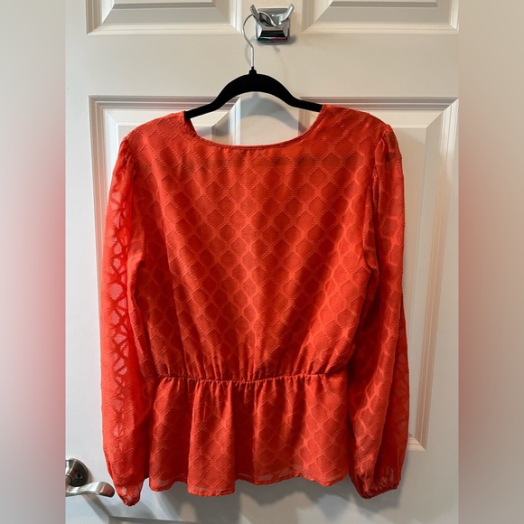 Elizabeth and James Orange Long Sleeve Blouse Size Medium - Picture 8 of 10